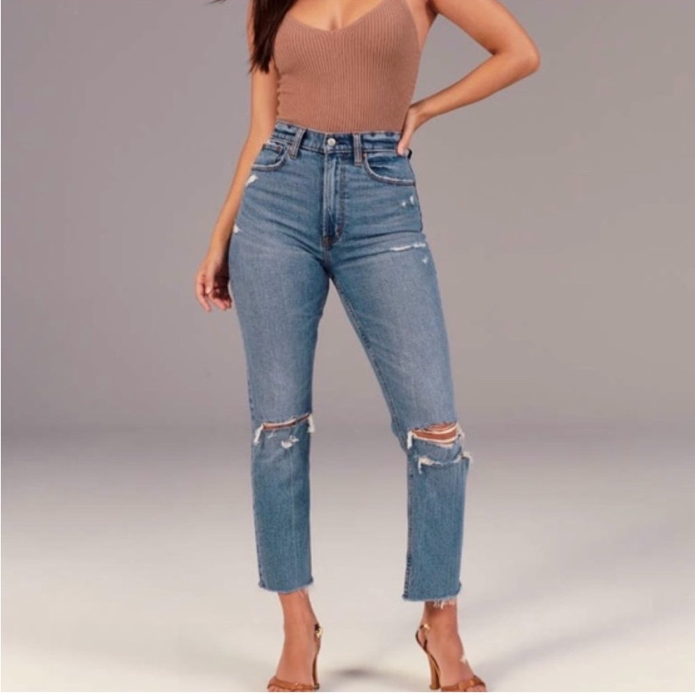 Ankle straight high rise Distressed Jeans